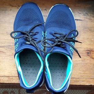 Adjustable slip on shoes